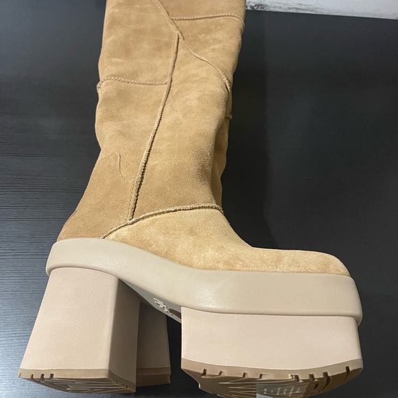 Ugg women’s New Heights Platform Xtra- Size:8 - Picture 1 of 8